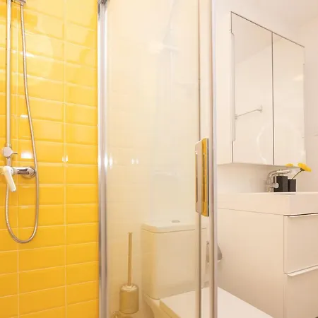 Yellow Two-Bedrooms Apartment - Newly Built Lejlighed *