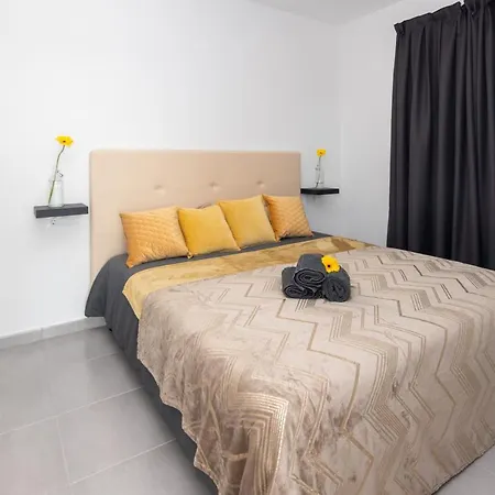 Yellow Two-Bedrooms Apartment - Newly Built * Corralejo
